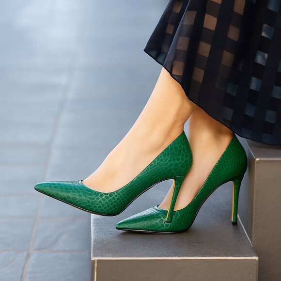 Michael Shannon Green Crocodile-Embossed Stiletto Pumps Ryleigh Womens SZ 8.5 - Picture 1 of 12